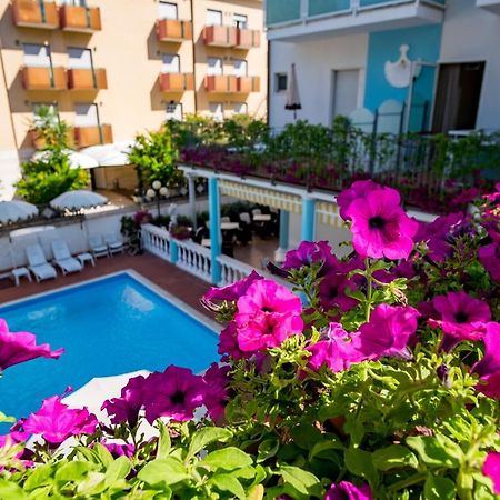 Hotel Villa Dei Fiori - Sul Mare Con Piscina Viserbella di Rimini Екстериор снимка