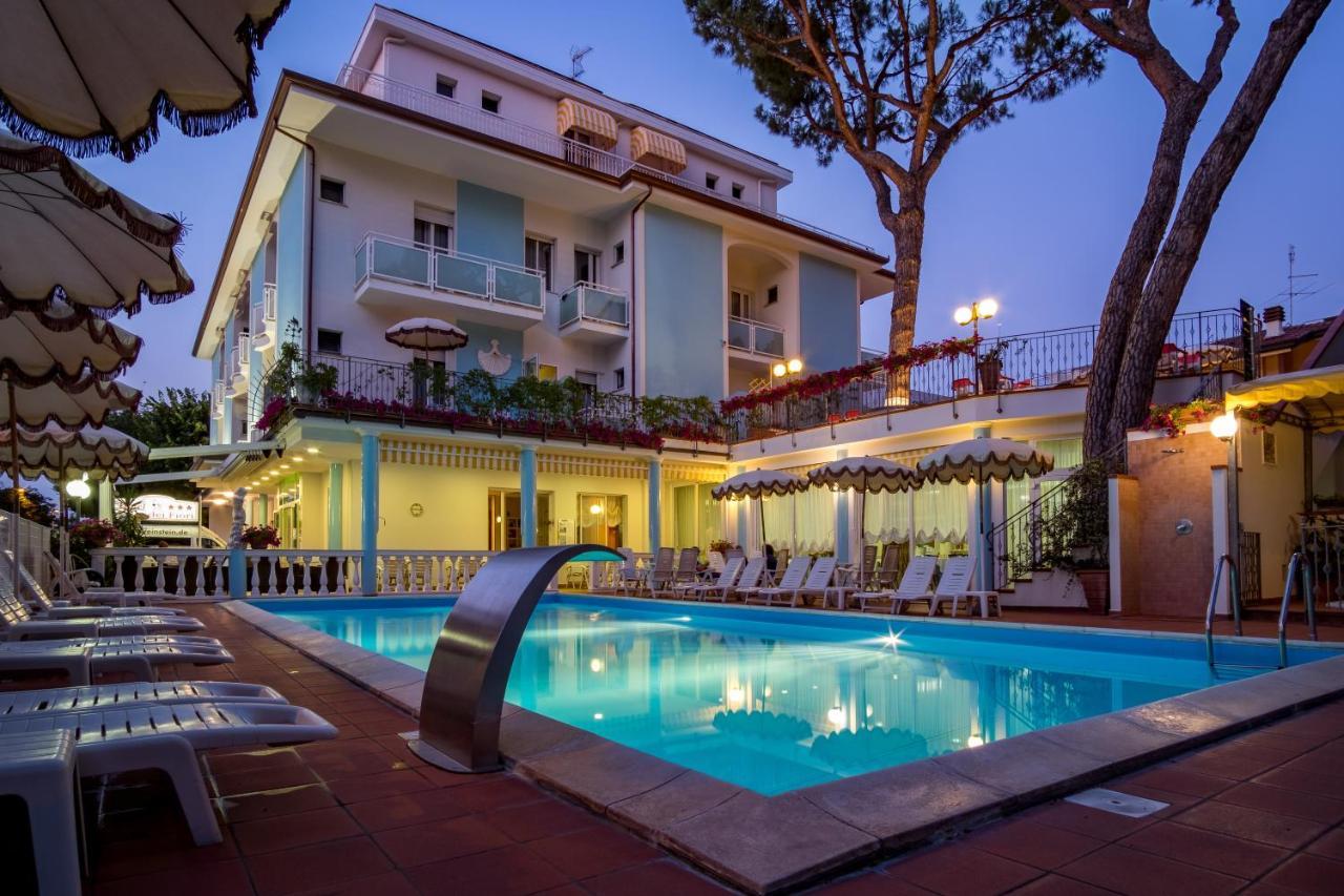 Hotel Villa Dei Fiori - Sul Mare Con Piscina Viserbella di Rimini Екстериор снимка