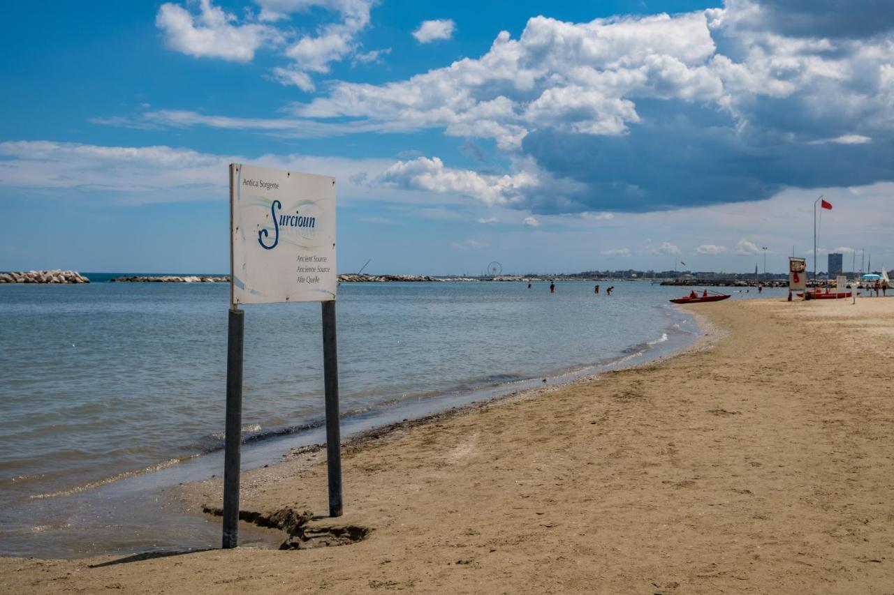 Hotel Villa Dei Fiori - Sul Mare Con Piscina Viserbella di Rimini Екстериор снимка