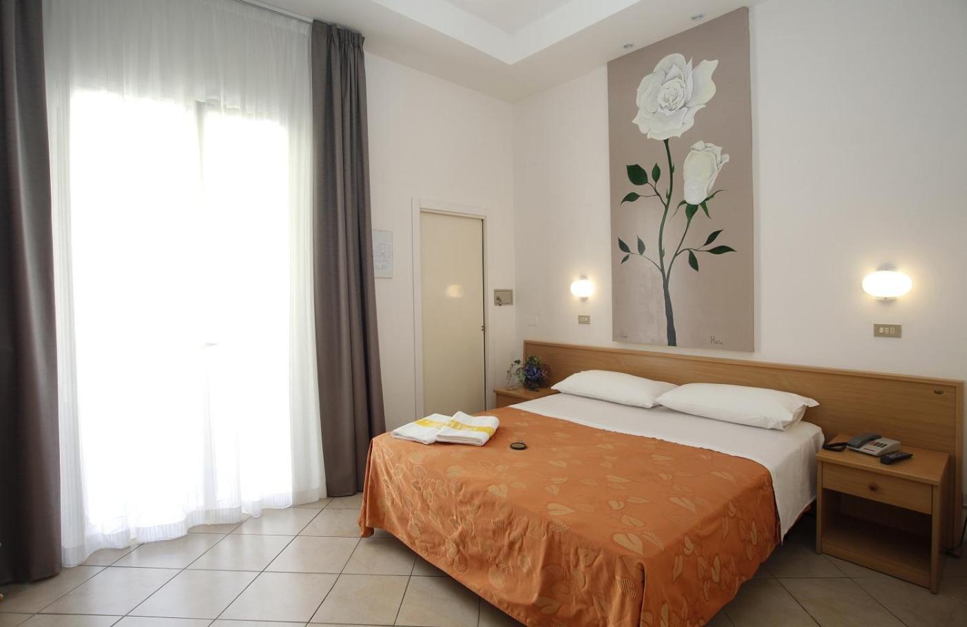 Hotel Villa Dei Fiori - Sul Mare Con Piscina Viserbella di Rimini Екстериор снимка