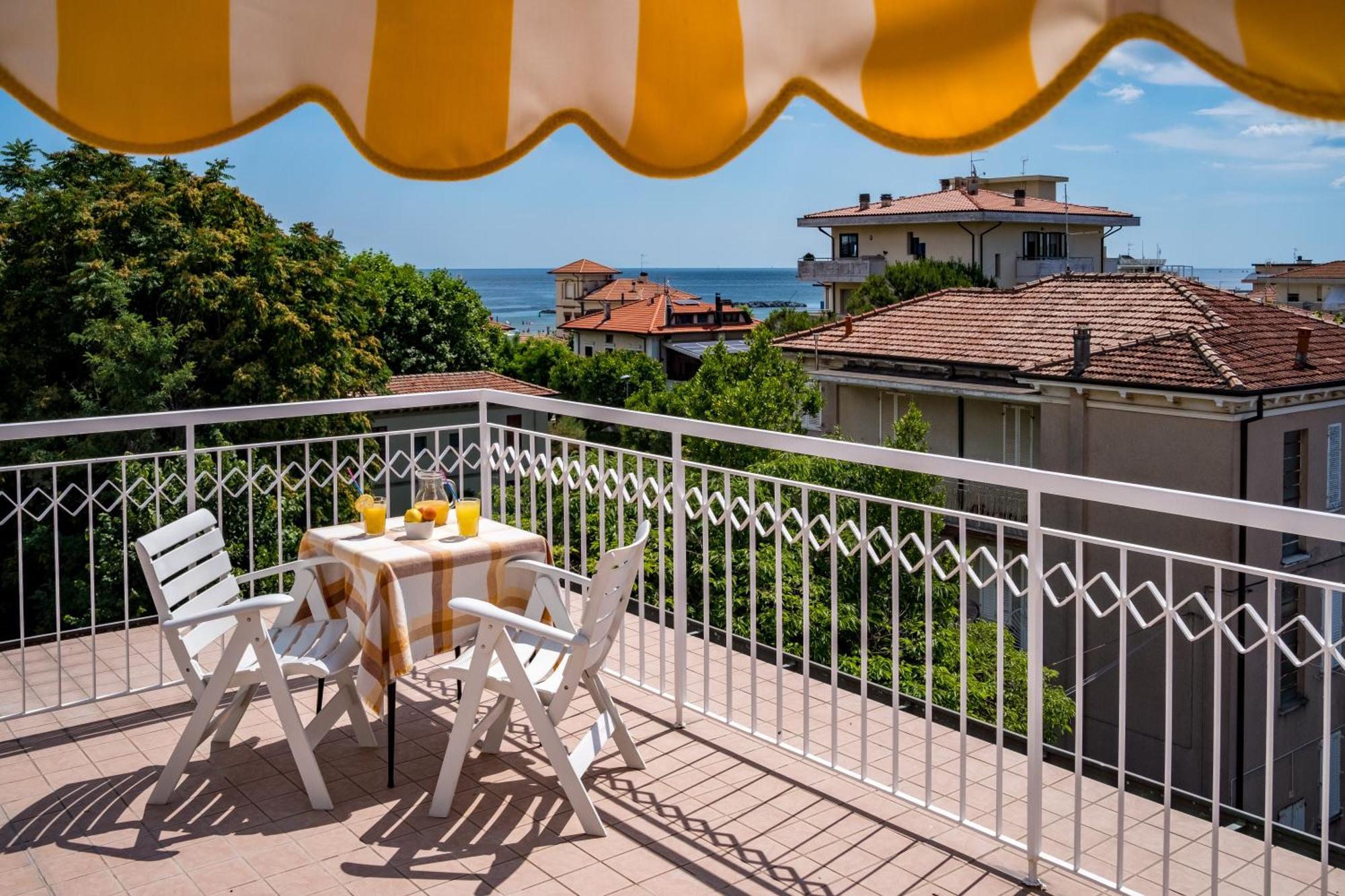 Hotel Villa Dei Fiori - Sul Mare Con Piscina Viserbella di Rimini Екстериор снимка